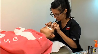 Customer getting a lash lift