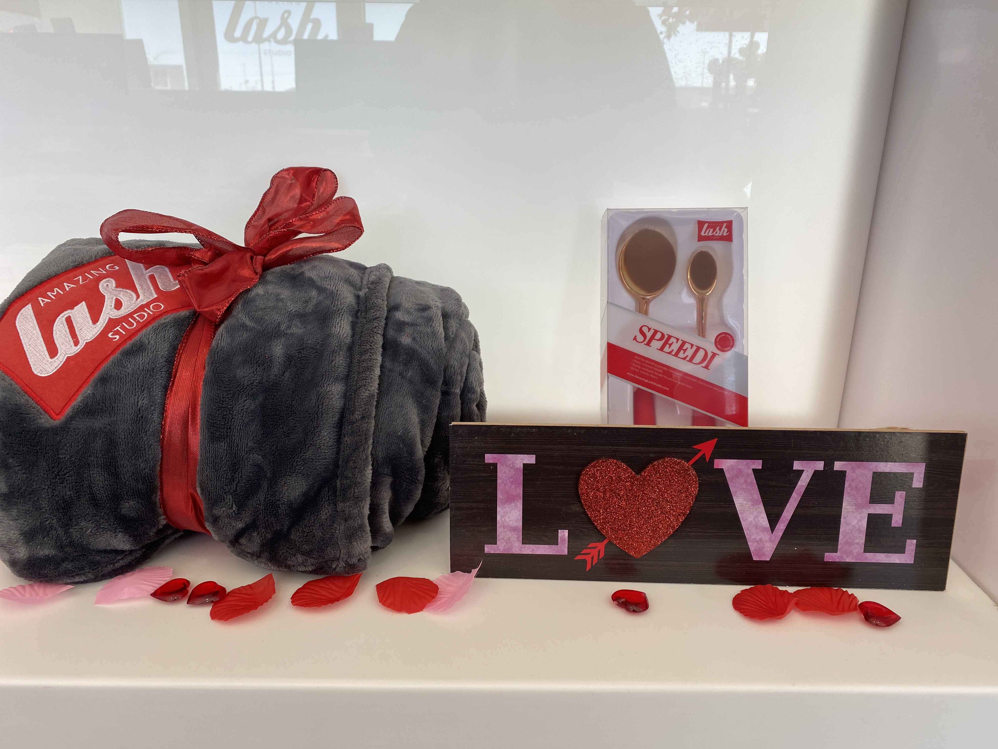 towel gift display